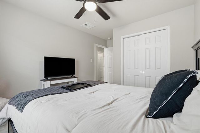 1202 Quarterhorse Drive, Alvin, TX 77511