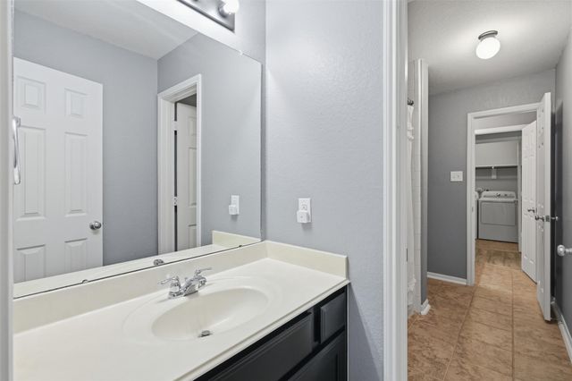 1202 Quarterhorse Drive, Alvin, TX 77511