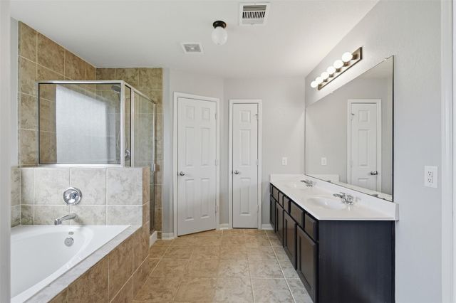 1202 Quarterhorse Drive, Alvin, TX 77511