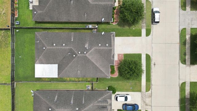 1202 Quarterhorse Drive, Alvin, TX 77511