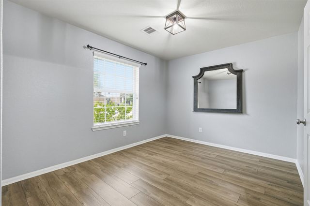 1202 Quarterhorse Drive, Alvin, TX 77511