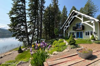 307 Quinns Ln, Cocolalla, ID 83813