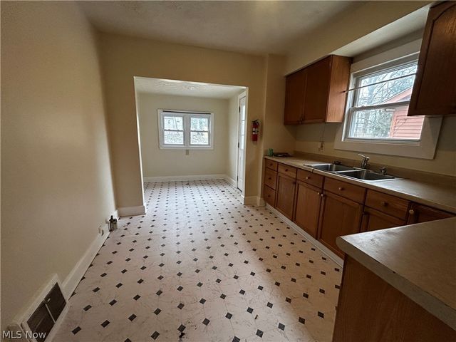 431 Noah Avenue, Akron, OH 44320