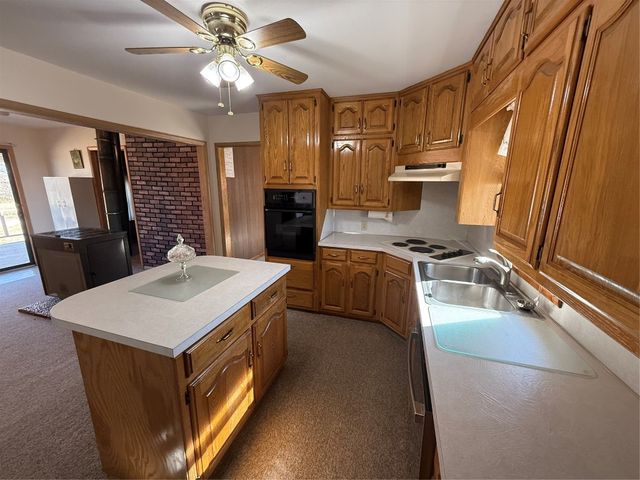 9821 Musson Road, Meeker, OK 74855