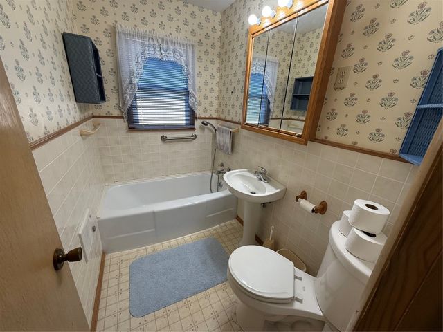 9821 Musson Road, Meeker, OK 74855
