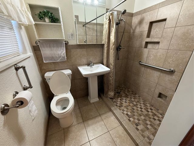 9821 Musson Road, Meeker, OK 74855