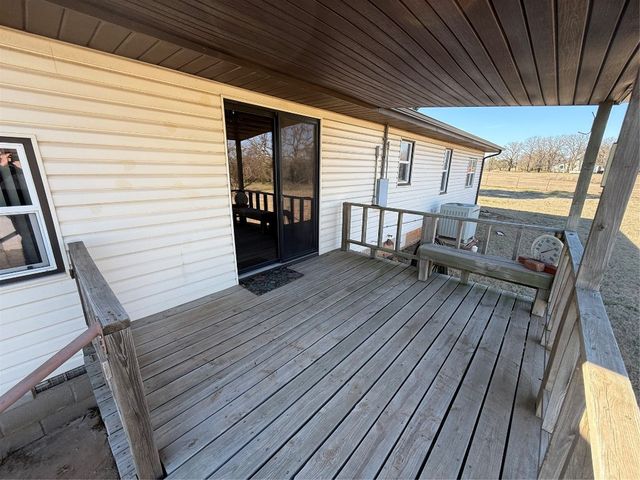 9821 Musson Road, Meeker, OK 74855