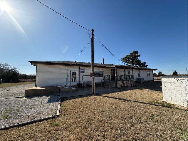 9821 Musson Road, Meeker, OK 74855