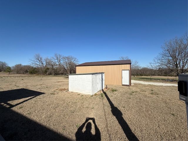 9821 Musson Road, Meeker, OK 74855