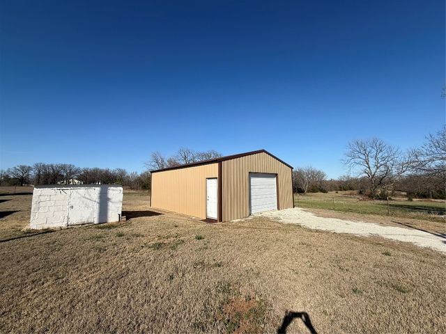 9821 Musson Road, Meeker, OK 74855
