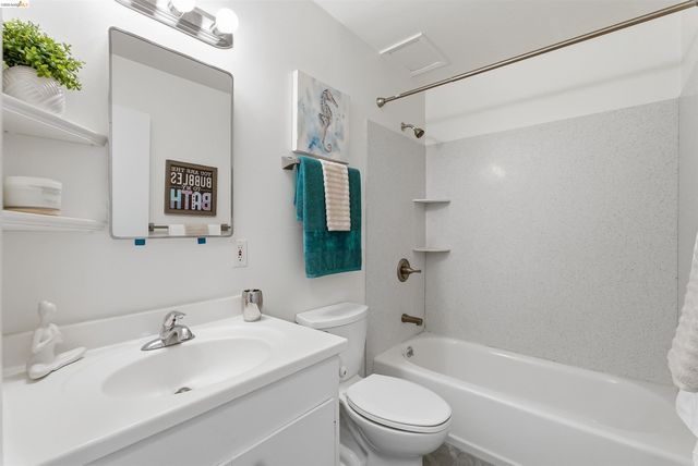 517 Stannage Ave, Albany, CA 94706