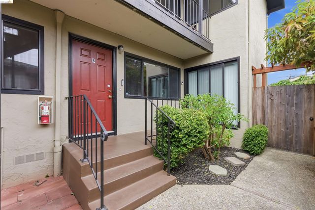 517 Stannage Ave, Albany, CA 94706