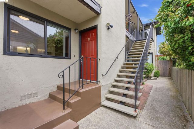 517 Stannage Ave, Albany, CA 94706