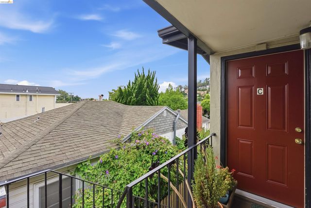 517 Stannage Ave, Albany, CA 94706