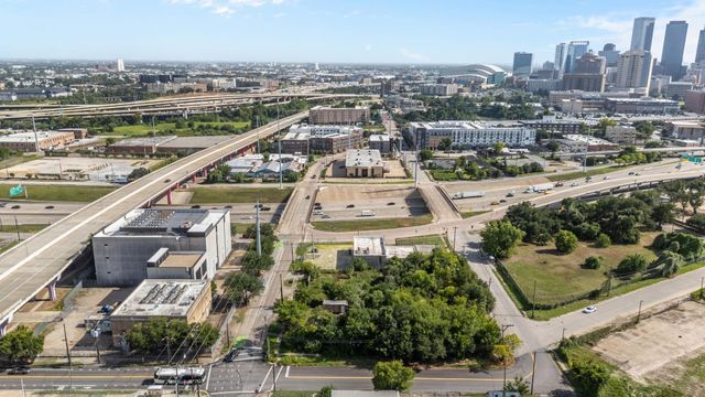 1111 Hardy Street, Houston, TX 77020