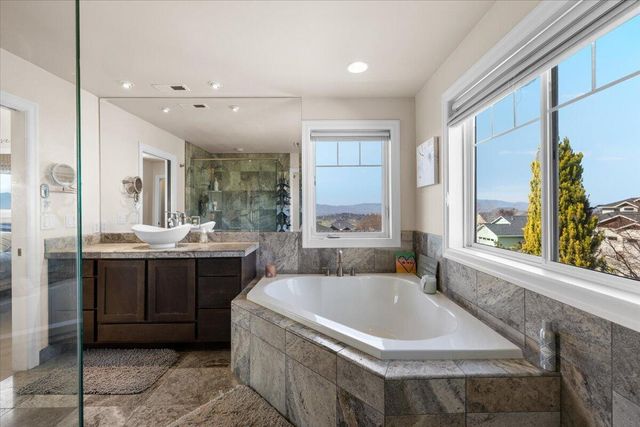 4316 Vineyard Terrace, Medford, OR 97504