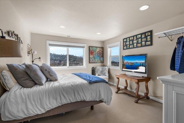 4316 Vineyard Terrace, Medford, OR 97504