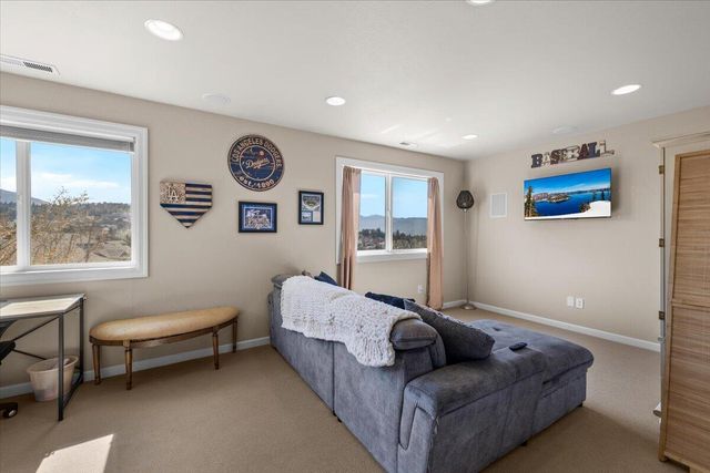 4316 Vineyard Terrace, Medford, OR 97504