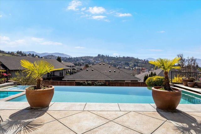 4316 Vineyard Terrace, Medford, OR 97504