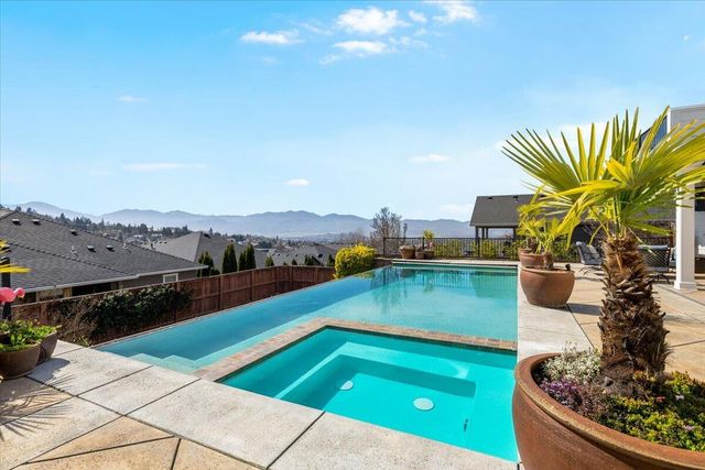 4316 Vineyard Terrace, Medford, OR 97504