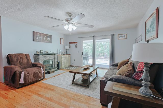 323 Roughbark Dr., Andrews, SC 29510