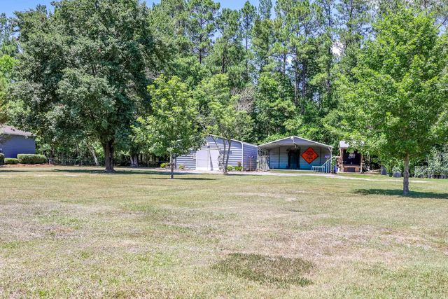 323 Roughbark Dr., Andrews, SC 29510