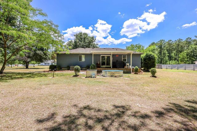 323 Roughbark Dr., Andrews, SC 29510