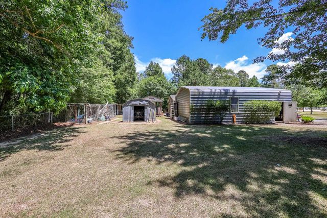 323 Roughbark Dr., Andrews, SC 29510