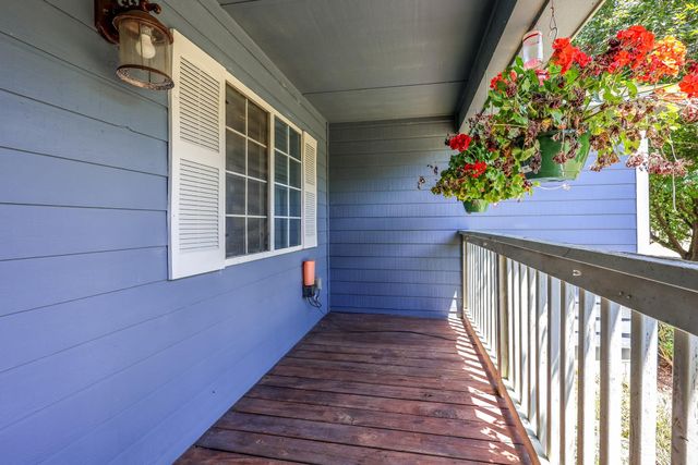 323 Roughbark Dr., Andrews, SC 29510