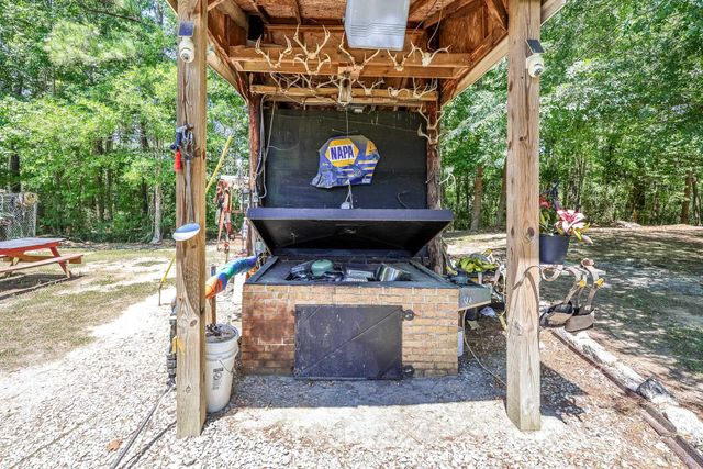 323 Roughbark Dr., Andrews, SC 29510