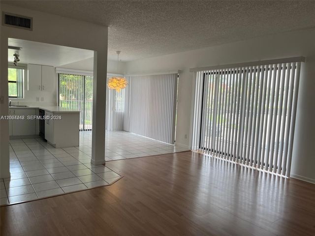 4730 SW 62nd Way 202, Davie, FL 33314