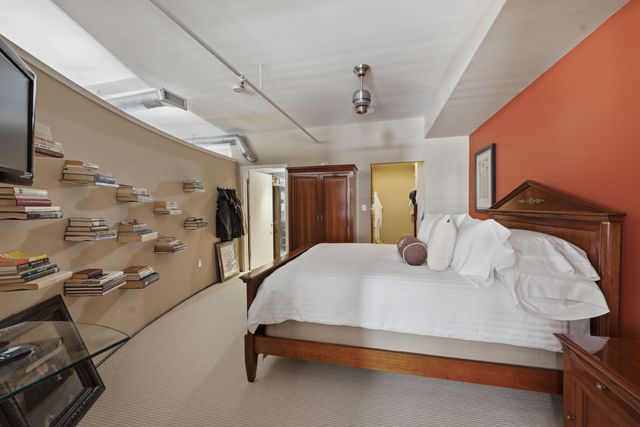 700 Church St Apt 205, Nashville, TN 37203