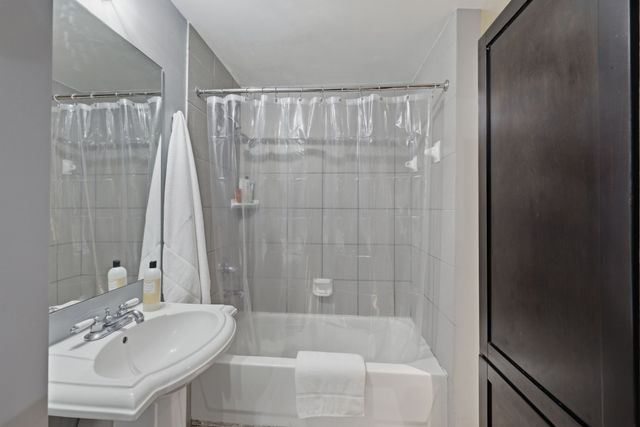 700 Church St Apt 205, Nashville, TN 37203