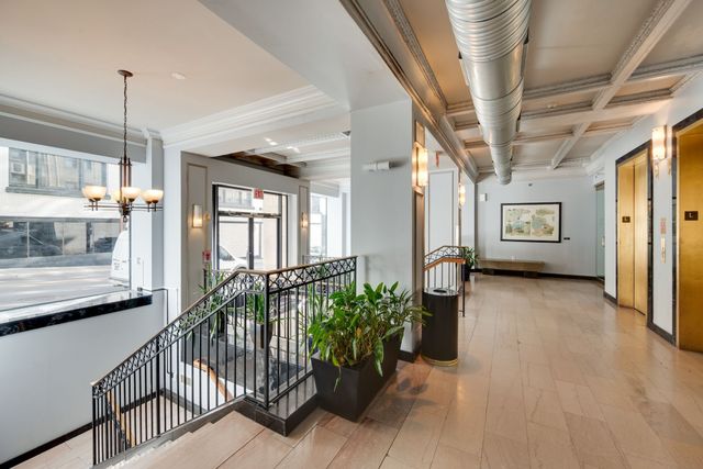 700 Church St Apt 205, Nashville, TN 37203