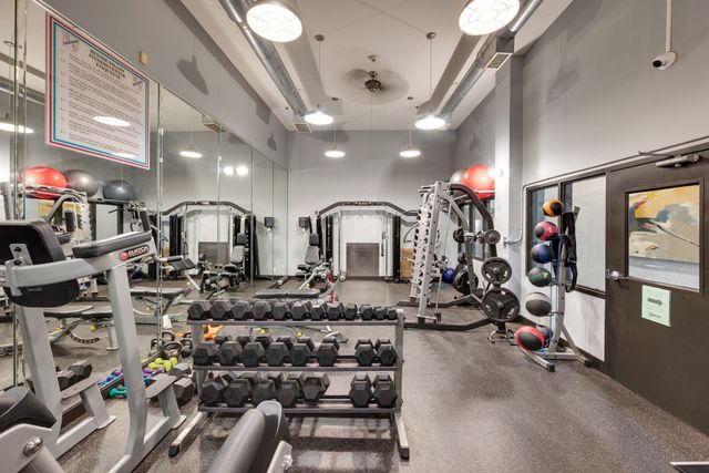 700 Church St Apt 205, Nashville, TN 37203