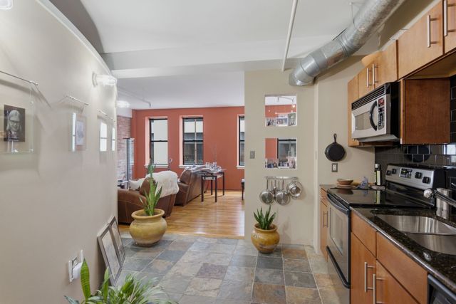 700 Church St Apt 205, Nashville, TN 37203