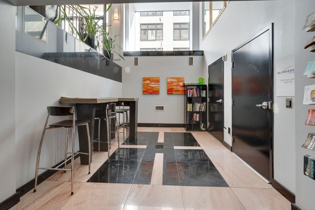 700 Church St Apt 205, Nashville, TN 37203