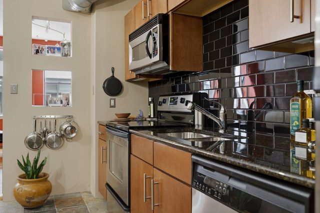 700 Church St Apt 205, Nashville, TN 37203