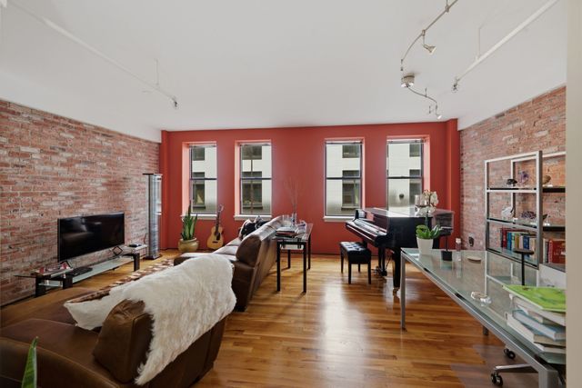 700 Church St Apt 205, Nashville, TN 37203
