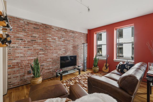 700 Church St Apt 205, Nashville, TN 37203