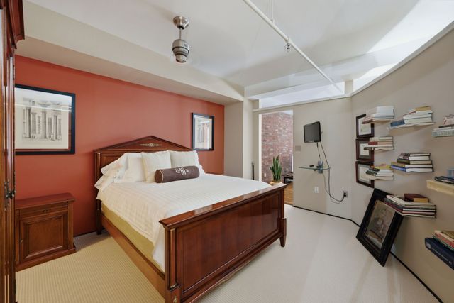 700 Church St Apt 205, Nashville, TN 37203