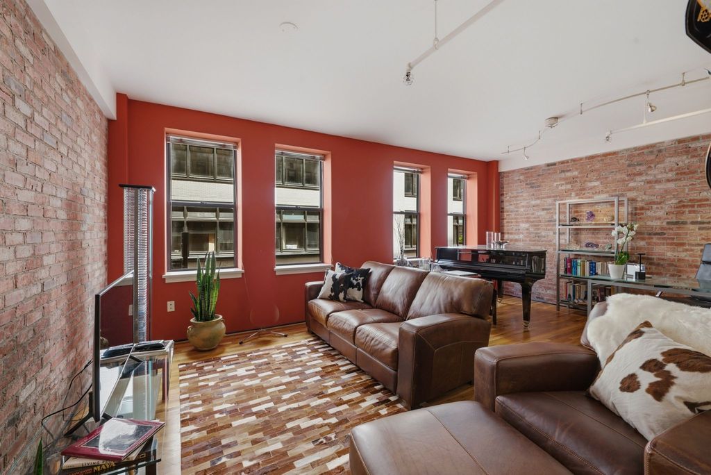 700 Church St Apt 205, Nashville, TN 37203