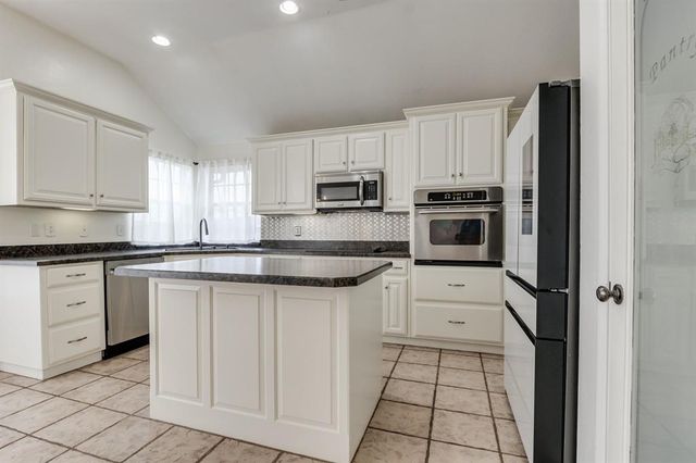 605 Kelsi Drive, Moore, OK 73160