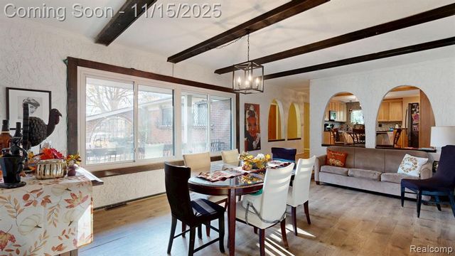 206 Wellington Crescent, Mount Clemens, MI 48043