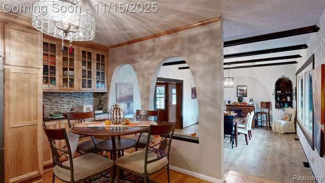 206 Wellington Crescent, Mount Clemens, MI 48043