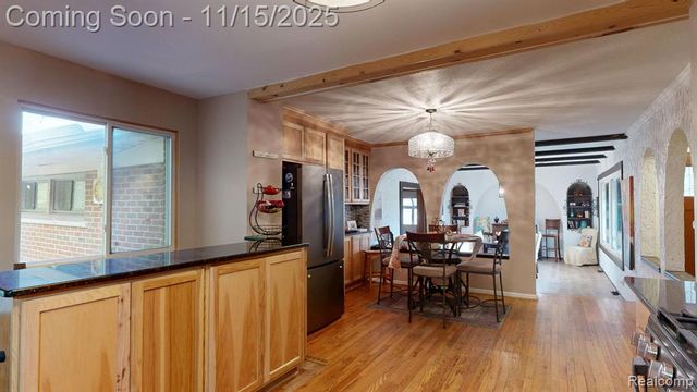 206 Wellington Crescent, Mount Clemens, MI 48043