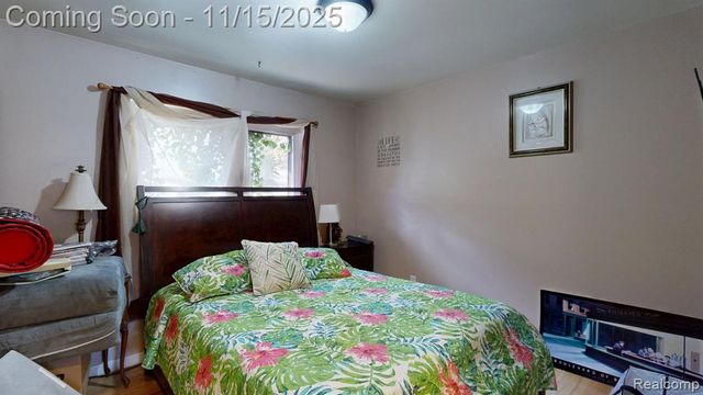 206 Wellington Crescent, Mount Clemens, MI 48043