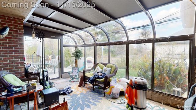 206 Wellington Crescent, Mount Clemens, MI 48043