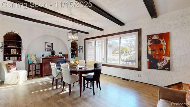 206 Wellington Crescent, Mount Clemens, MI 48043