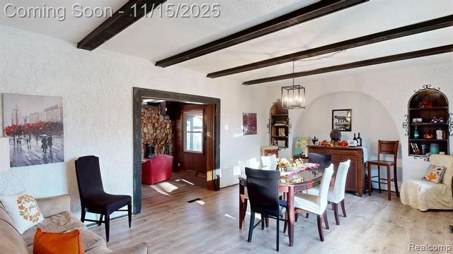 206 Wellington Crescent, Mount Clemens, MI 48043